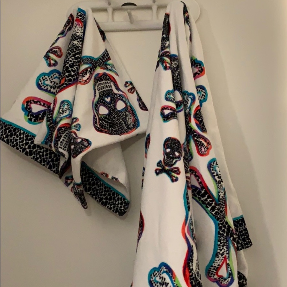 Betsey Johnson towels